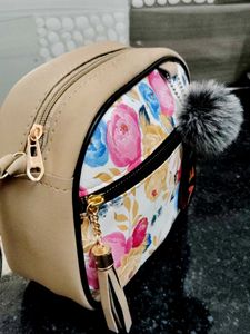 Luxury Sling Bag🥰✨