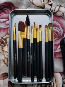 Huda Beauty Eye Makeup Brush