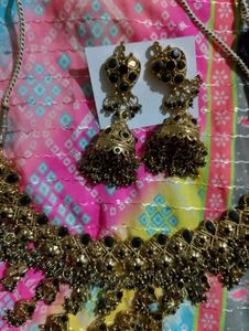 Beautiful Golden Jewellery Set With Black Nag🖤