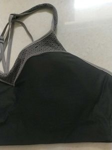 black sports bra