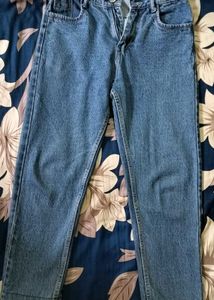 Pre-loved Jeans – Comfy Fit, Minor Fade
