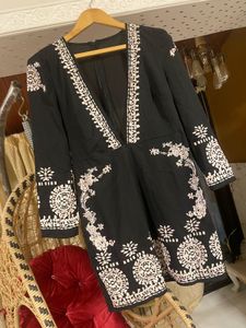 Deep neck High Mid Length Size M