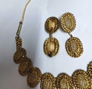 Elegant Gold Jewelry Set