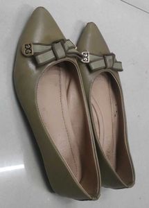 Elegant Olive Green Ballet Flats