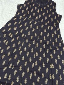 Sleeveless Gown/Dress With Golden Motifs