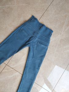 High Waisted Jeans