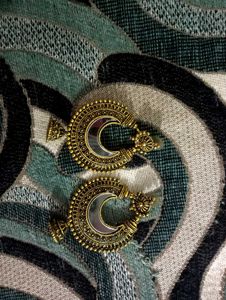 The Crescent Moon Shaped Earings