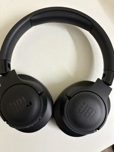 JBL TUNE 720BT (Includes Hard Case + Audio Cable)