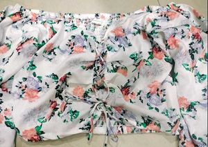 Floral White Crop Top 💮