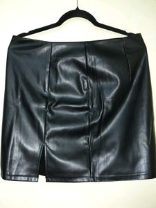 Black Skirt Savana