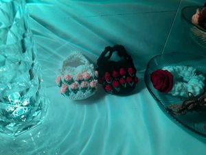 Crochet Tulip Airpods Case