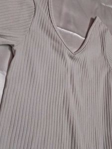 Ribbed V-Neck Crop Top