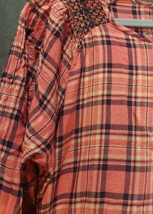 Women&#39;s Casual Checkered Top with Smocked Details