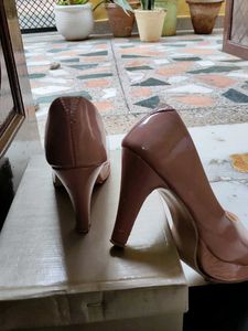 PINK/PEACH HEELS (3.5 INCHES)