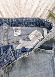 H&amp;M Straight Fit Jeans (24-26)