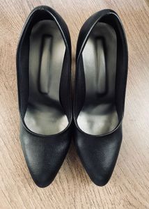 Black Heels - Stylish &amp; Classic