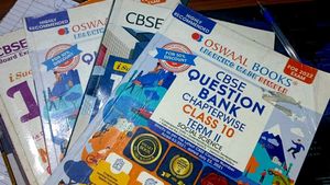 Class 10 CBSE &amp; Sample Papers  (Oswaal
