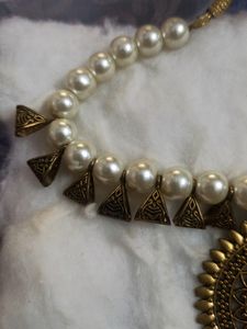 Neckpiece