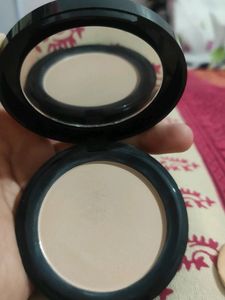 Nykka Compact Powder Shade Ivory 01