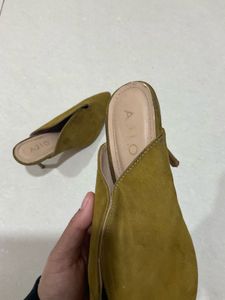 AJIO Olive Green Heels