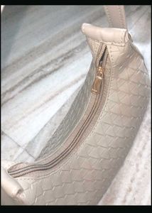 SALE Stylish Handbag+ SLING BELT 🆕