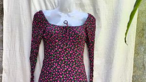 1956. CUTE FLORAL MINI DRESS