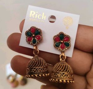 Gorgeous Jhumka Earring Set