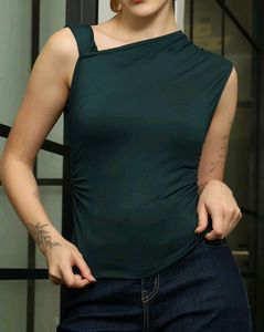 Chic Green Sleeveless Top