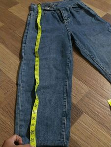 Trendy Cropped Jeans!!