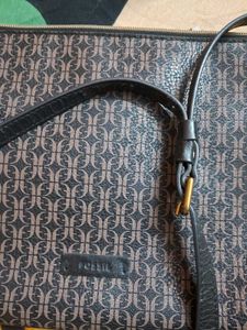 Fossil Sling Bag