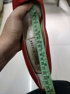 JIMMY MOKERR ITALY.. PUMPS.. 38..BUT SIZE IS BIGGER
