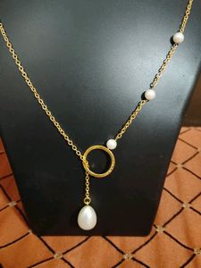 Dangling Pearl Necklace
