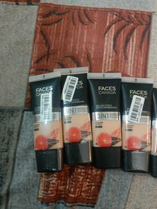 Faces Canada Foundation Pack Of 7
