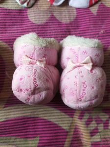 Baby Boots Socks &amp; Hand Gloves Pack Of 5 Pairs