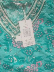 Floral Kurta Set ( XL)