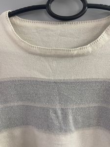 Korean White Striped Top 💓