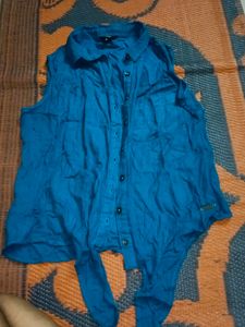 Sleevless Top Small Size
