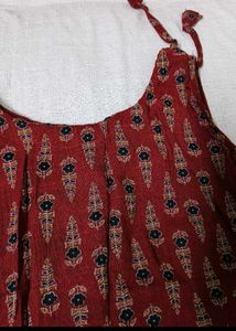 Sleeveless red kurti