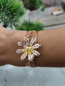 Daisy Flower Bangle Bracelet