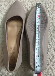 🩰 Stylish &amp; Unused Pointed Toe Wedges! 💖