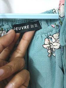 🌱Floral Off-Shoulder Crop Top