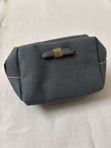 🆕Oriflame Women Grey Poetry Pouch