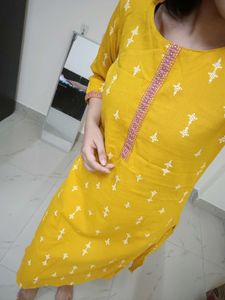 Avaasa Yellow Printed Straight Kurta