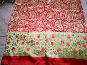 RED 🍒 AND BEIGH FLORAL SAREE
