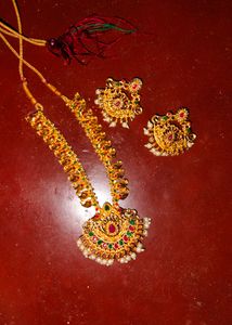 Short Necklace Set