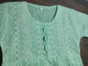 Chikankari Short Kurti 🪞