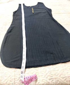 Black Sleeveless Tunic