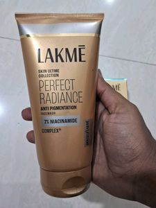 LakmePerfect Facewash + Hyaluronic Dewy Serum