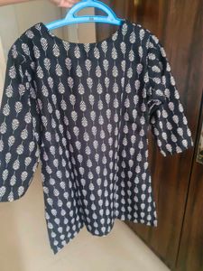 Black Kurti