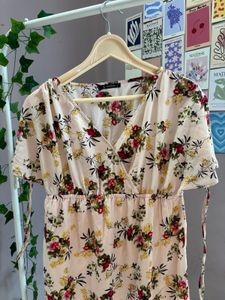 Pinterest Floral Dress🍒🌷